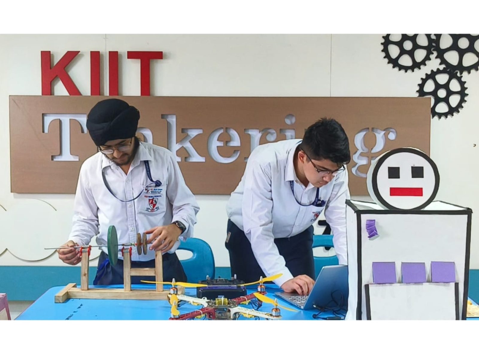 c8694917-343c-450b-bfa2-6bff70f1ee28